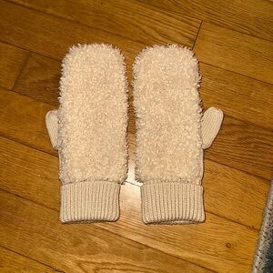 The White Company Cream Mittens [Never Worn]